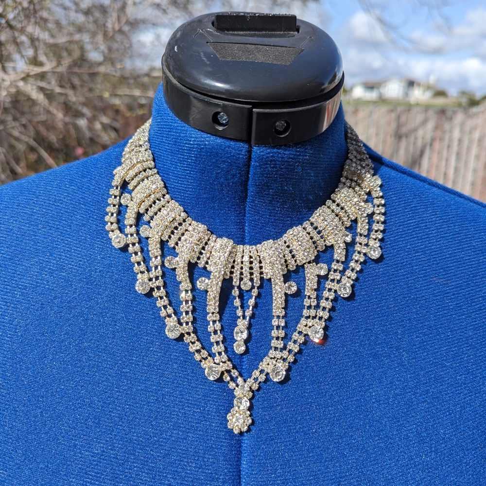 Drip rhinestone necklace